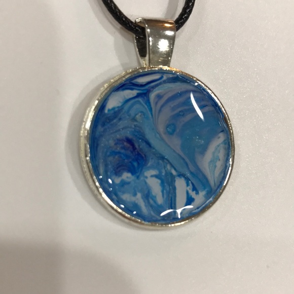 NWOT Wearable Art Necklace, Fluid Art Pendant - Picture 8 of 12